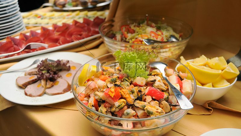 干锅底料与冒菜底料：同根同源，各有千秋