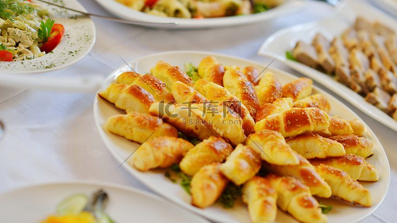 国产膨化食品，如何挑选健康之选？**